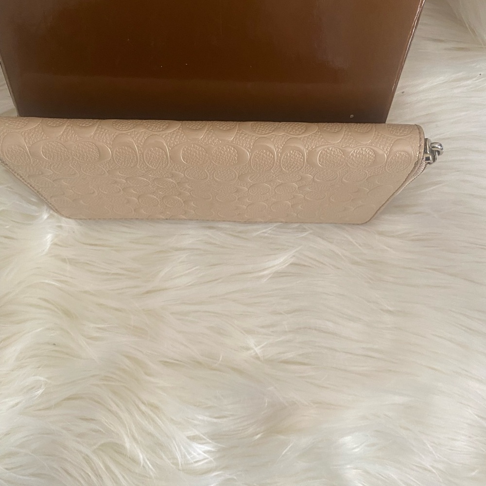 Coach Zippy Wallet - Picture 3 of 4